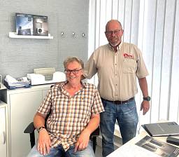 Thomas Jansen und Achim Brink - Team im Büro © Friedhelm Brink Heizung-Lüftung-Sanitär Thomas Jansen und Achim Brink - Team im Büro © Friedhelm Brink Heizung-Lüftung-Sanitär